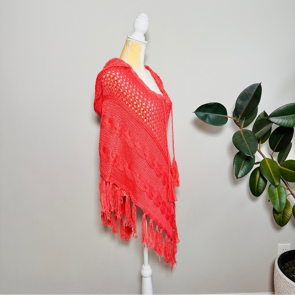 Romeo & Juliet Couture cable and open knit detachable hood poncho - Picture 3 of 6